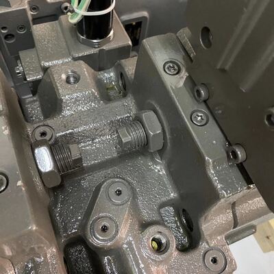SH450 SH460A5 サムティオモ用の水力ポンプ 掘削機のスペアパーツ K3V180DTP100R-9N5A-A 軸性ピストンポンプ